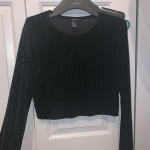 Cropped velour long sleeve black top